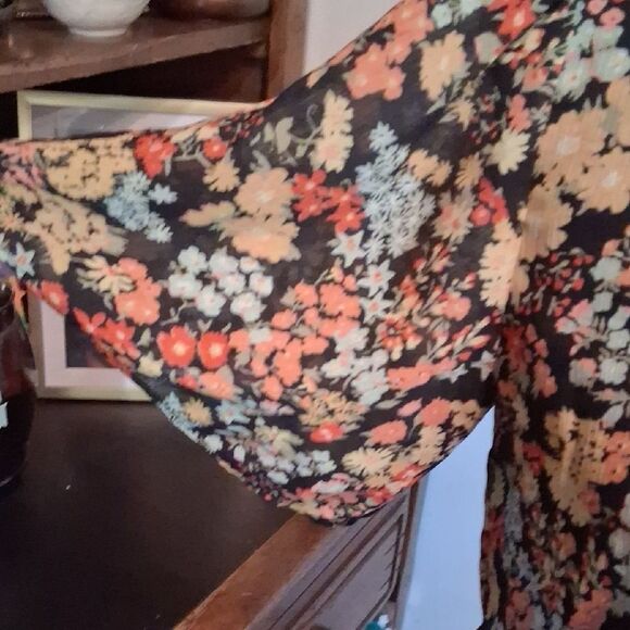 Madewell Black Floral Blouse - Picture 3 of 8
